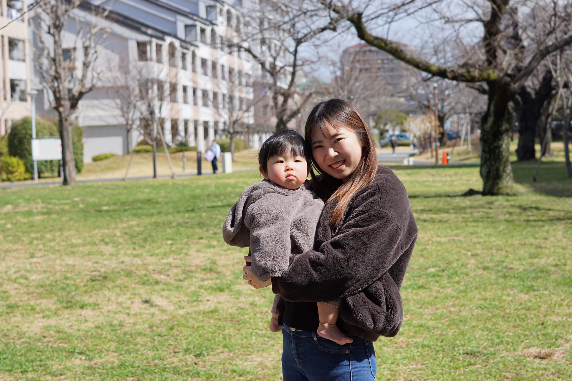共働き・実家遠方家庭が直面する「病児の壁」